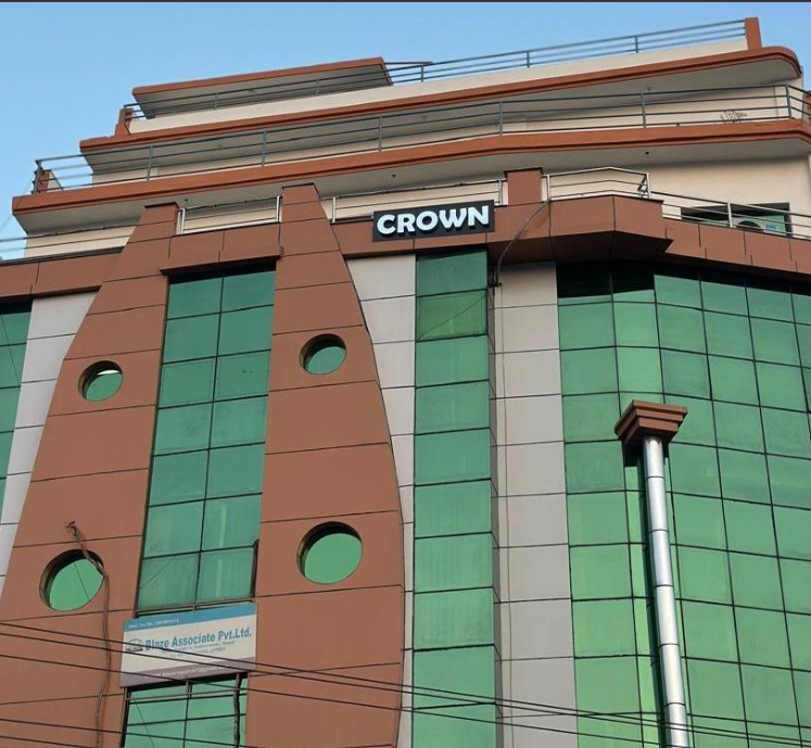 crown holidays building
